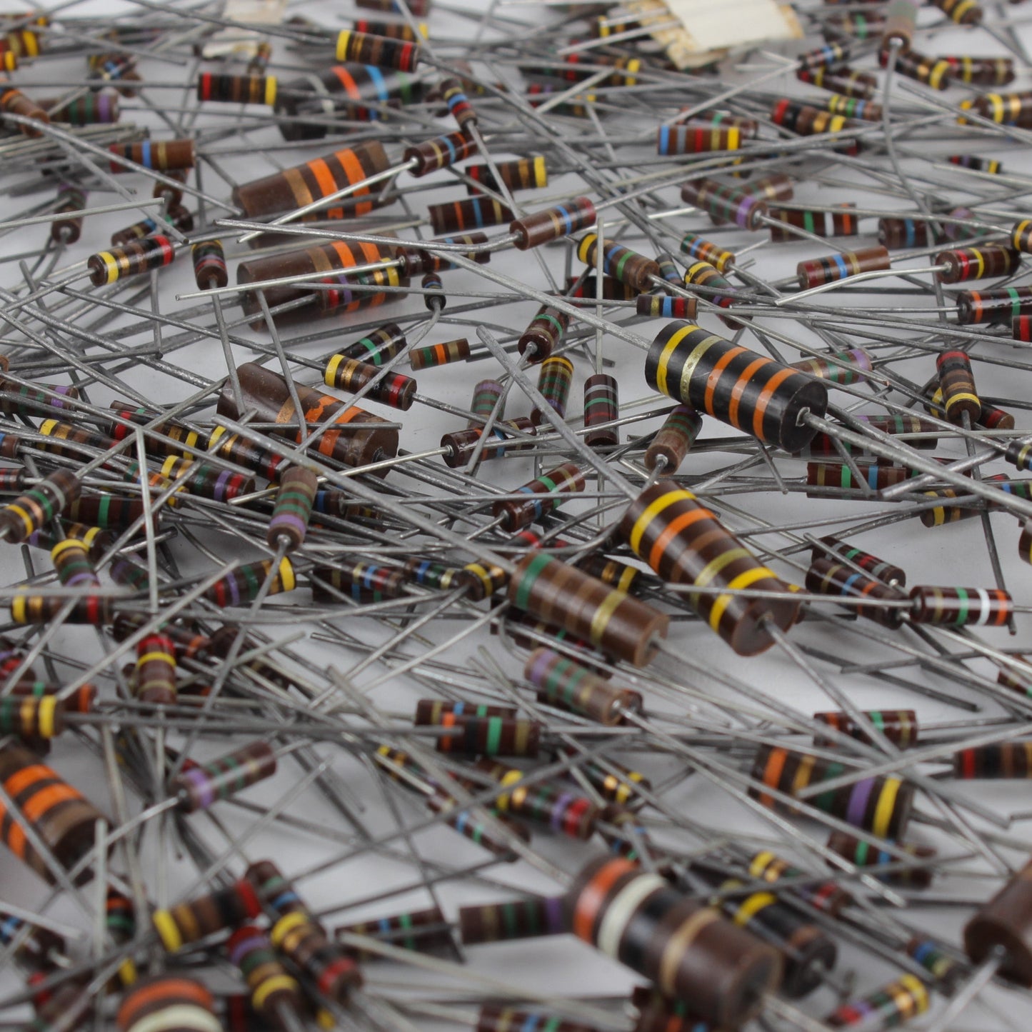 Resistor 390k 1/2W 5% Carbon Composite, batch of 15